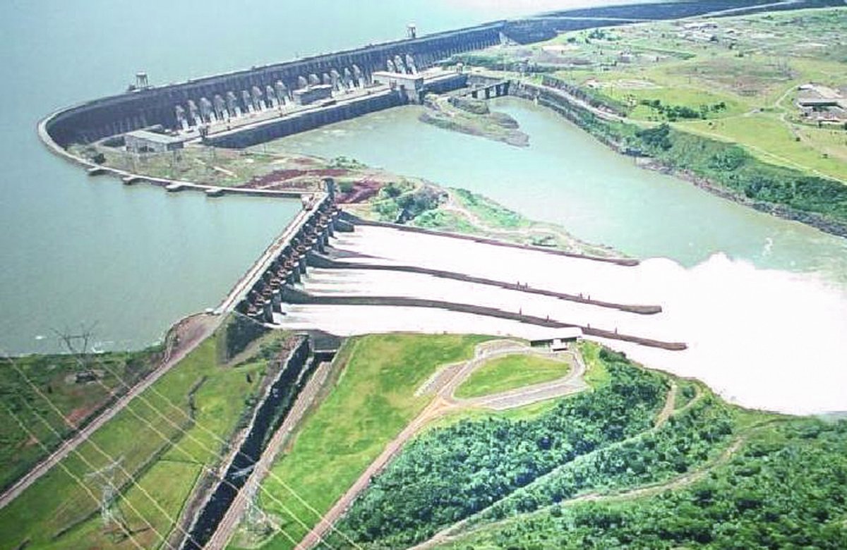 Aerial view of Itaipu Dam on the Paraná River, one of the world’s largest hydroelectric dams and a major landmark of Paraguay.