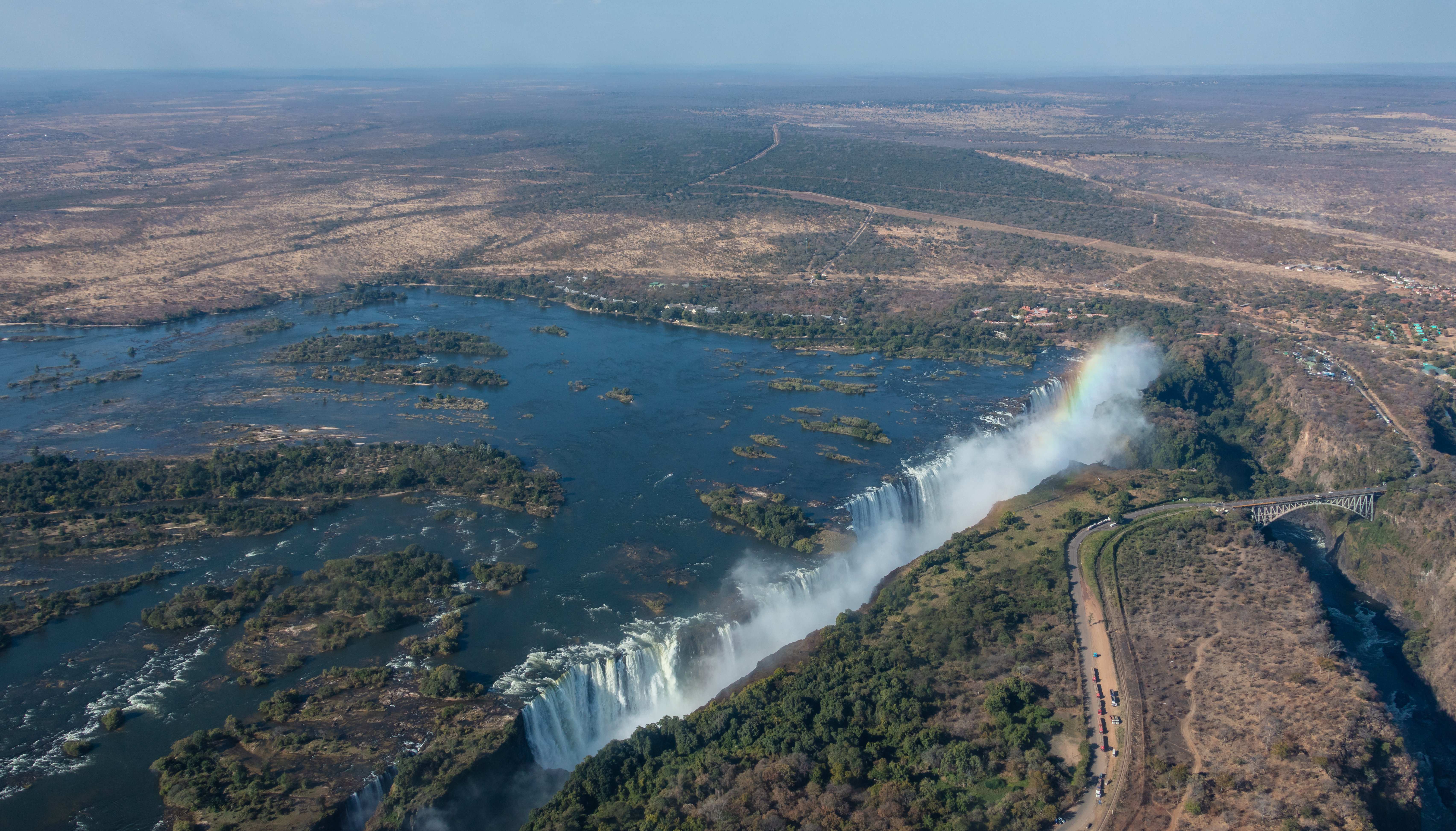 Victoria Falls (Mosi-oa-Tunya), the UNESCO-listed waterfall on the Zambezi River at the Zambia–Zimbabwe border.